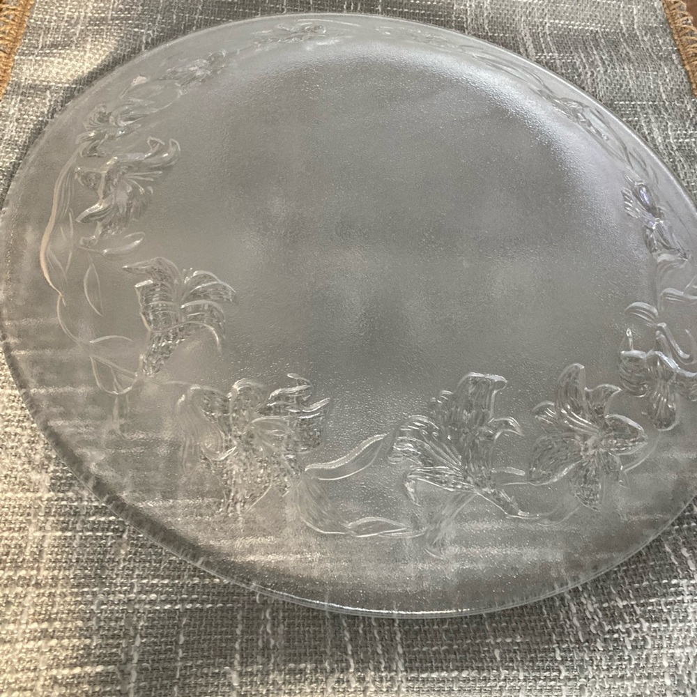 Elegant Clear Glass Floral Plate